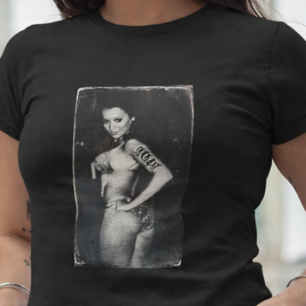 ESCAPE with Iris Chacón Tee