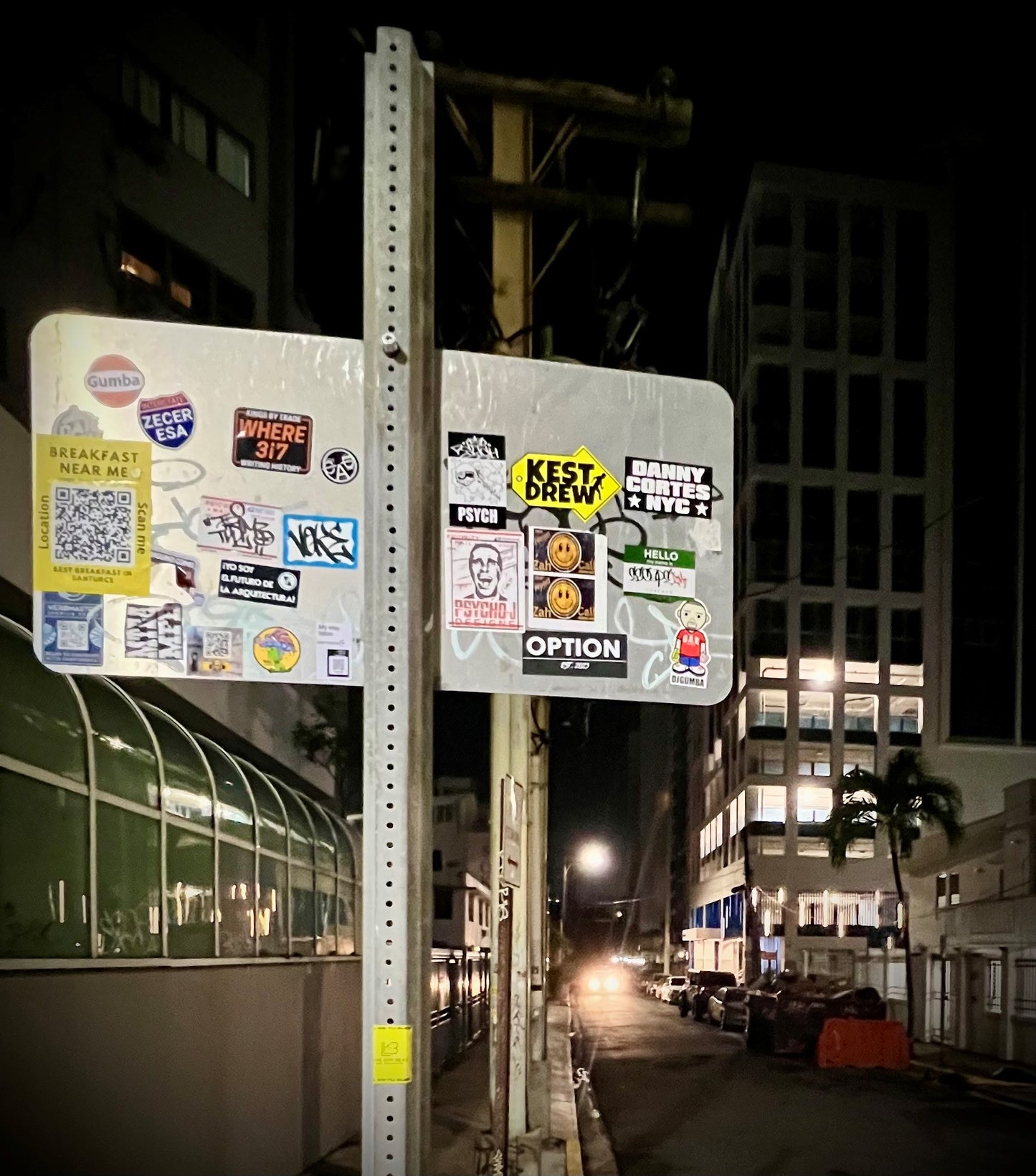 ESCAPEizm THREADS LOGO STICKER